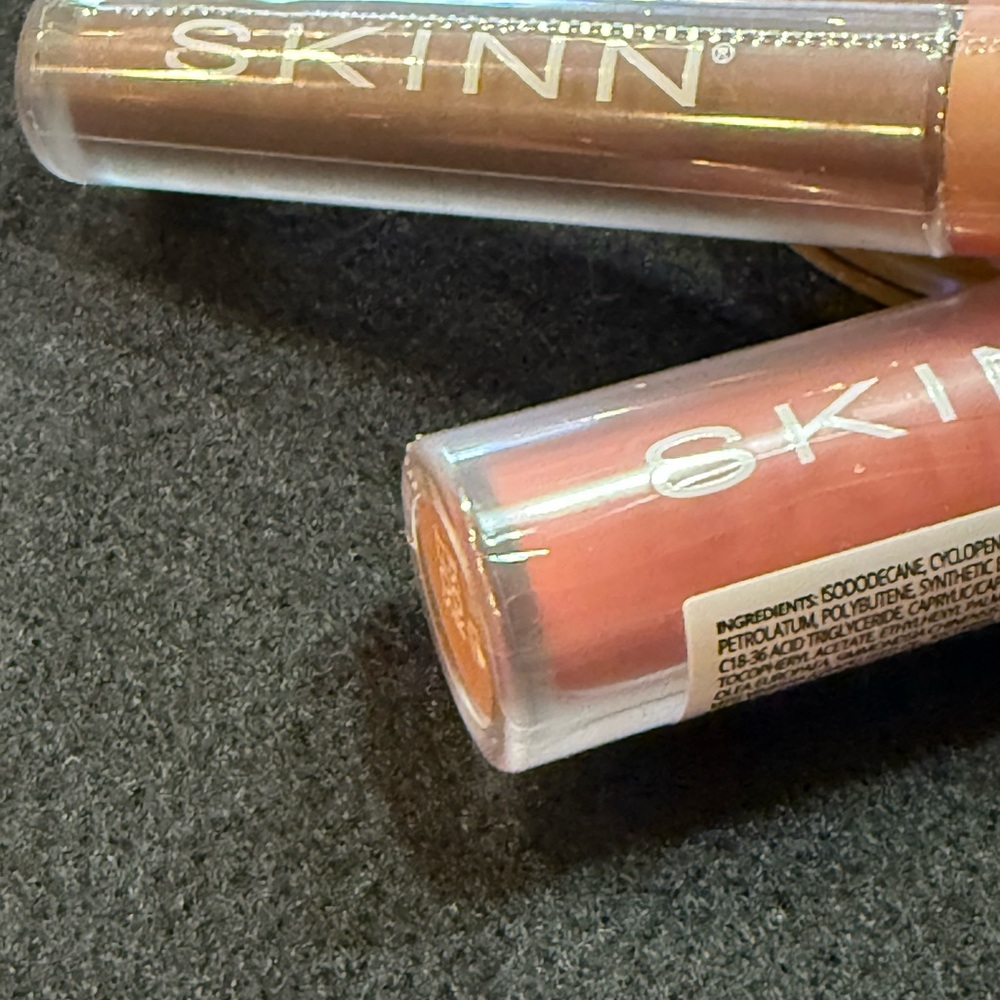 SKINN Bundle of 4 Lip Tint, Velvet Lip, Firming eyeshadow &Translucent stick - Picture 5 of 12